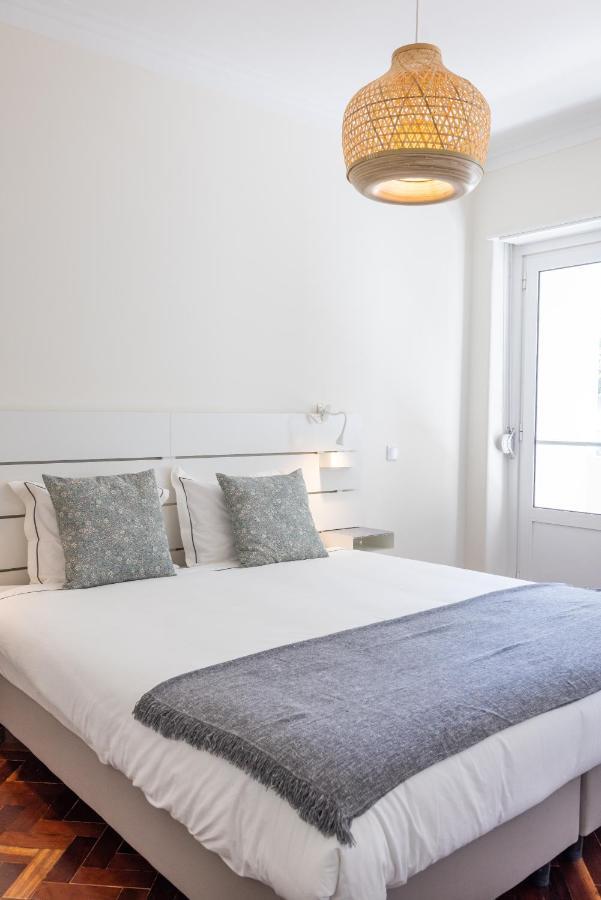 Casa do Largo - cozy apartment in the city center Lisbona Esterno foto